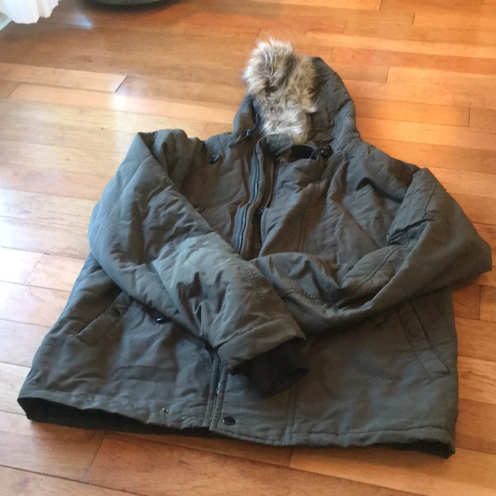 Old Navy Medium Coat with faux fur very warm!!!
